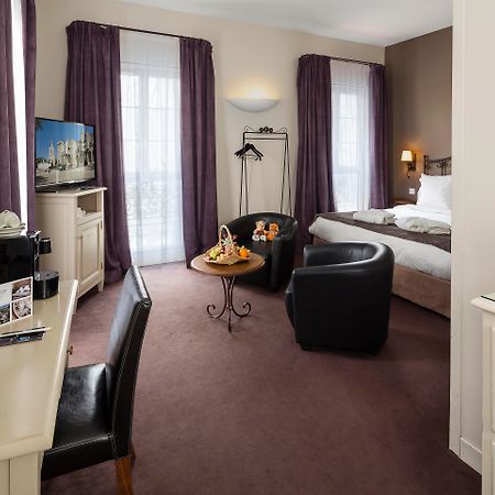 Hotel De L'Horloge Awinion Zewnętrze zdjęcie