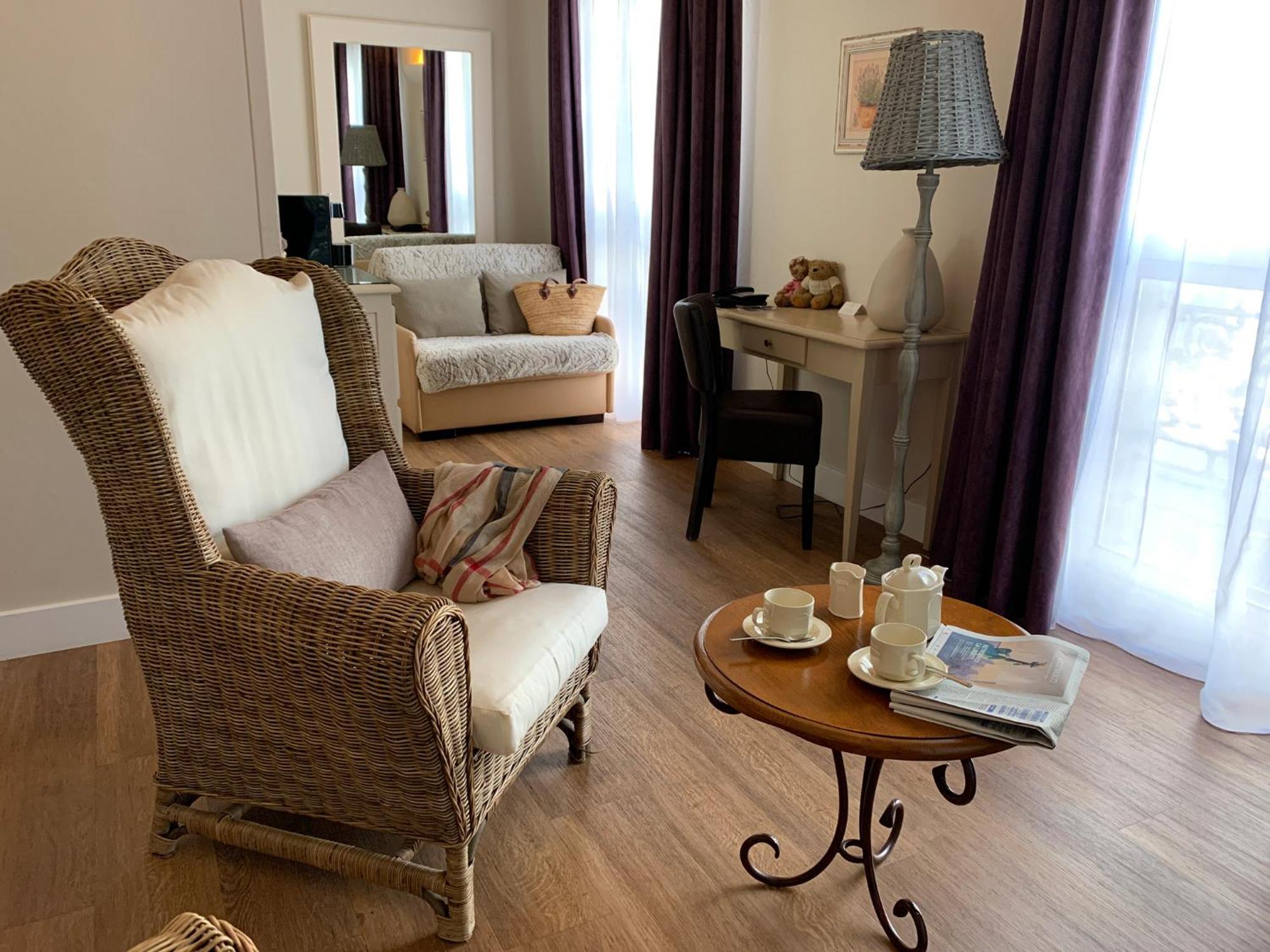 Hotel De L'Horloge Awinion Zewnętrze zdjęcie