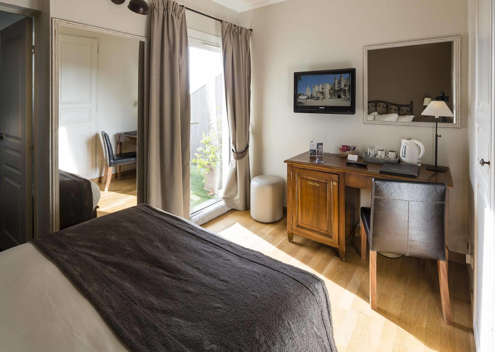 Hotel De L'Horloge Awinion Zewnętrze zdjęcie
